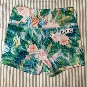 Fleo flower shorts